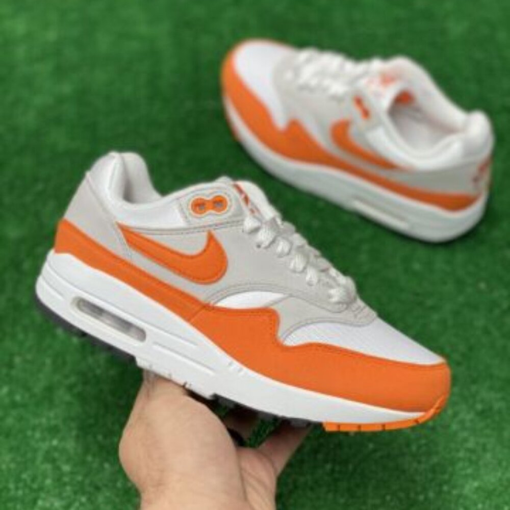 Nike Air Max 1 Womens Retro Running/Sportswear Shoe White DZ2628-002 VNDS Size 6